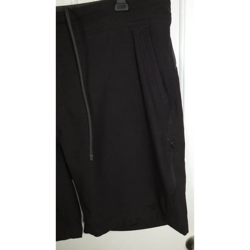 The North Face Men's 38 Performance Cargo Pocket Gym Board Shorts 10